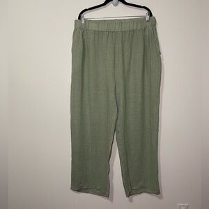 Lungo L’Arno Women’s Sage Green 100% linen wide leg pull on pants in 1X